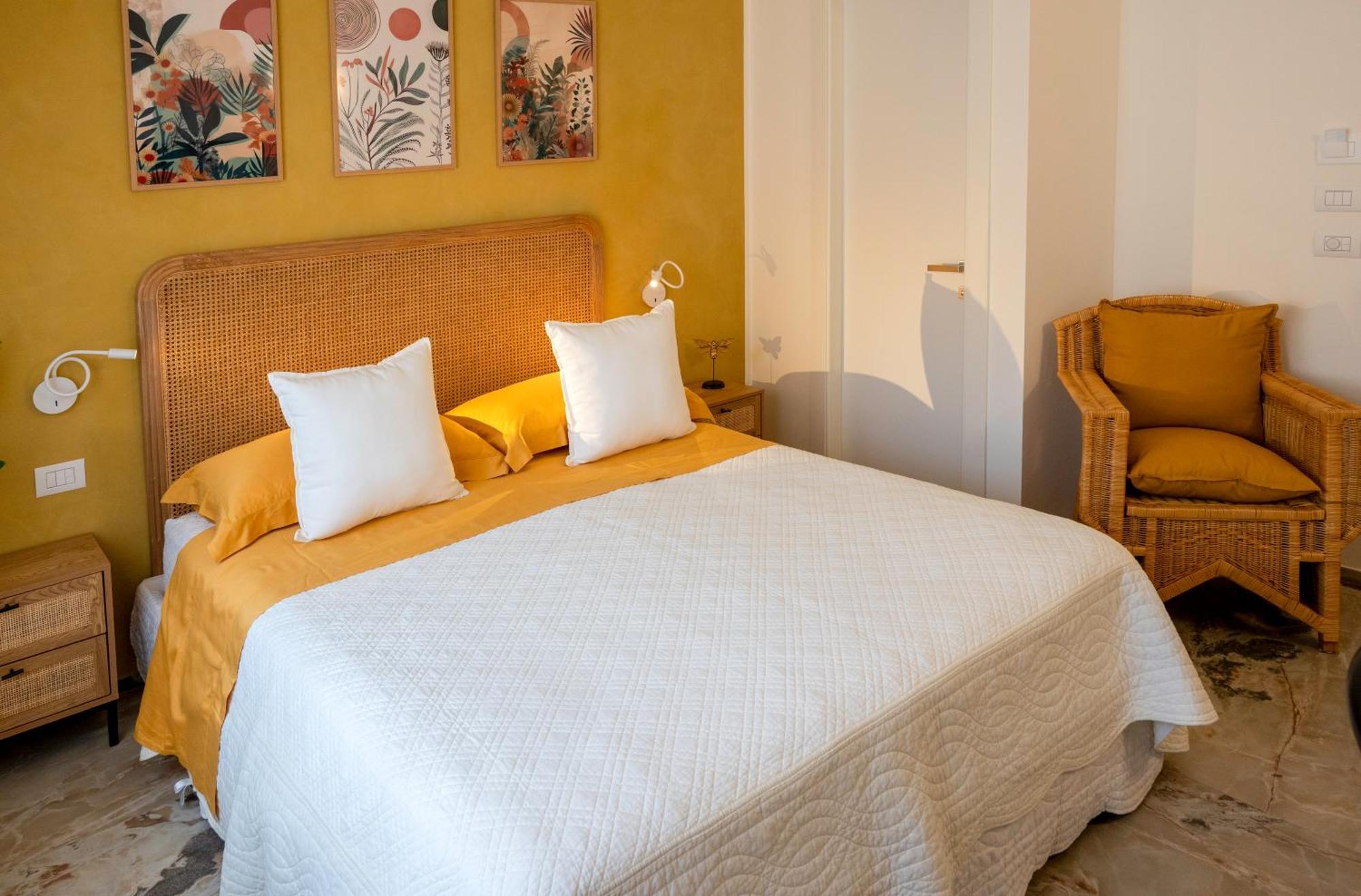 Rotareddu B&B Luogosanto ภายนอก รูปภาพ